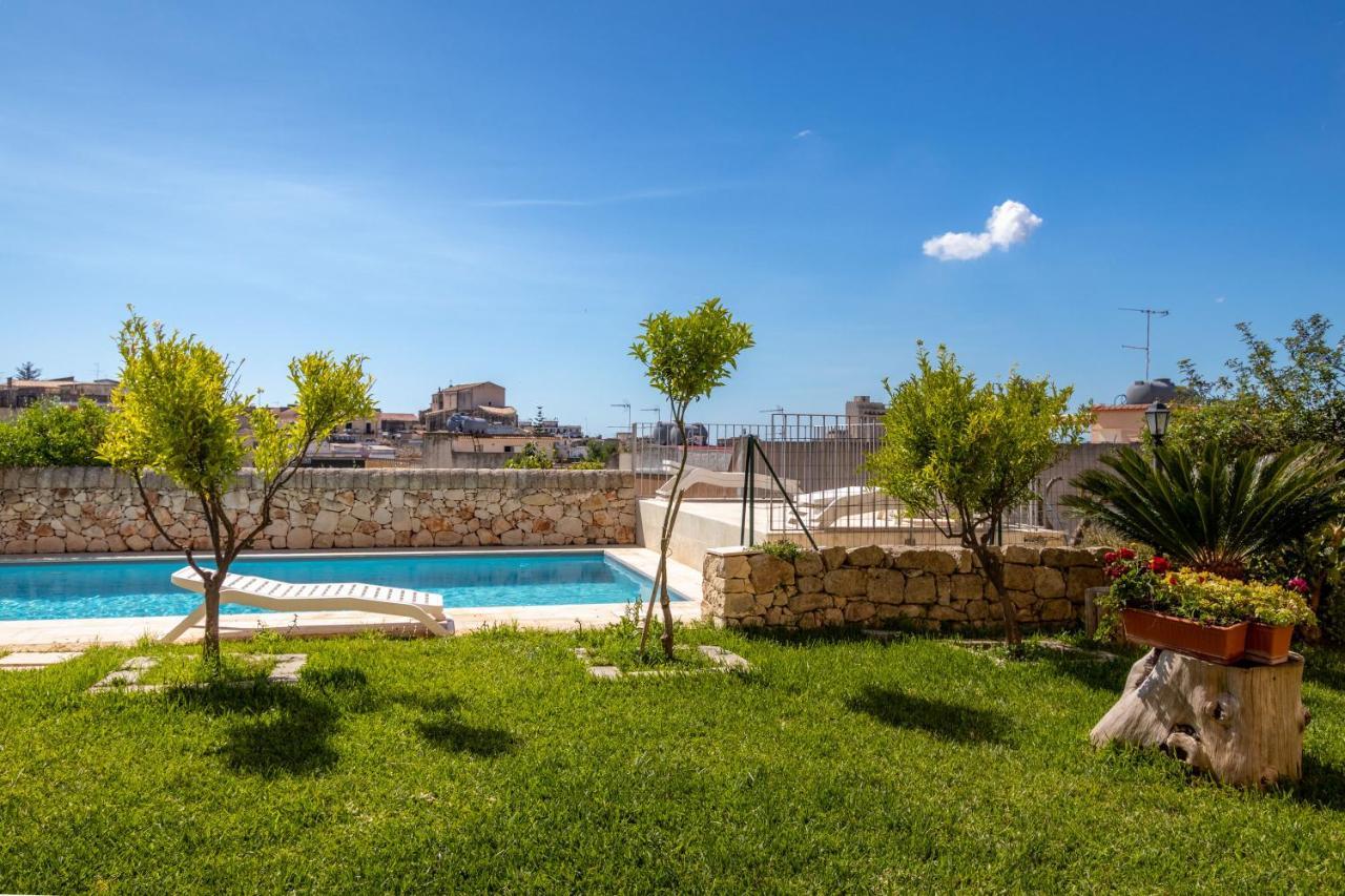 Villa Rosaria Rooms Noto Kültér fotó